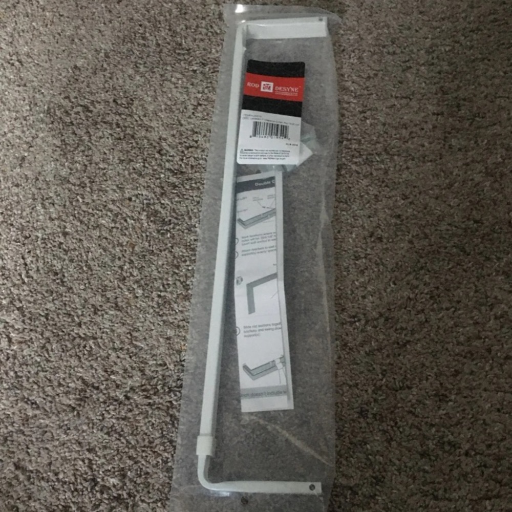 18-28” white curtain rod NWOT 3” deep